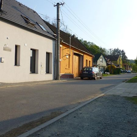 Pod Kralicim Vrchem Appartement Milovice  Buitenkant foto