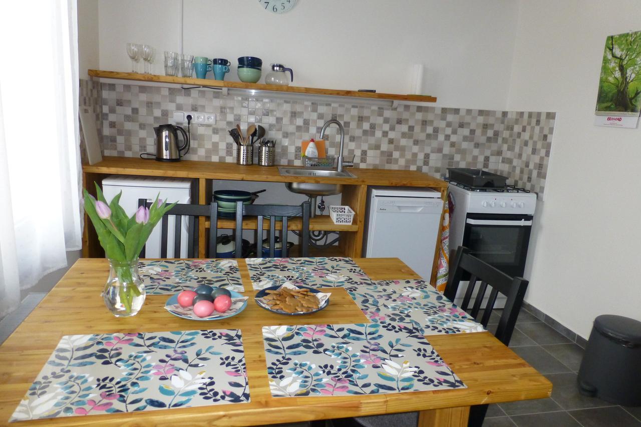 Pod Kralicim Vrchem Appartement Milovice  Buitenkant foto