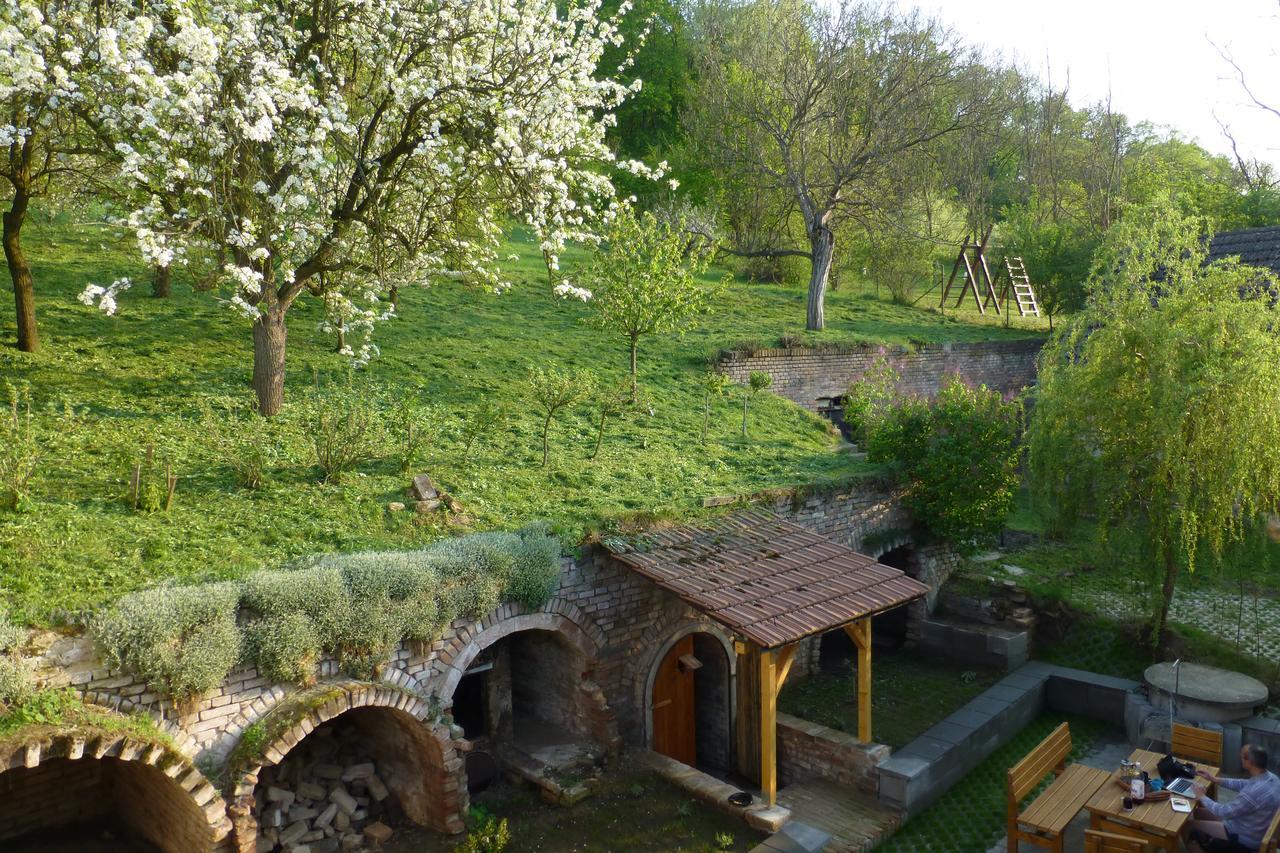 Pod Kralicim Vrchem Appartement Milovice  Buitenkant foto